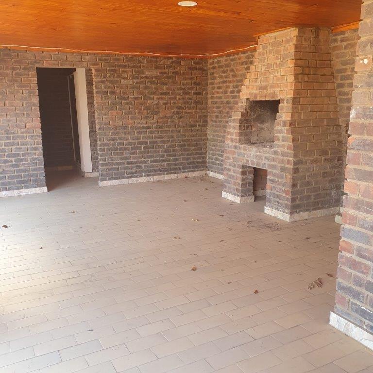 To Let 4 Bedroom Property for Rent in Ladybrand Free State